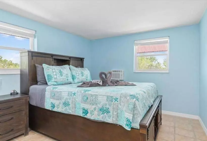 Beautiful Waterfront Condo 1