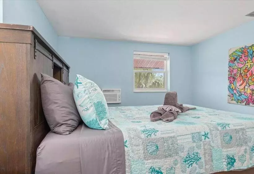 Beautiful Waterfront Condo 1