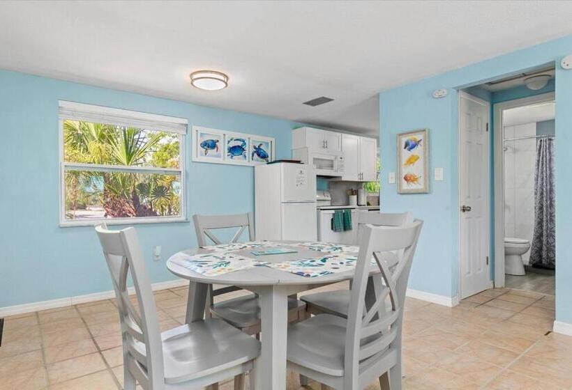 Beautiful Waterfront Condo 1