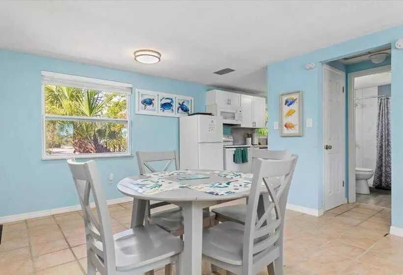 Beautiful Waterfront Condo 1