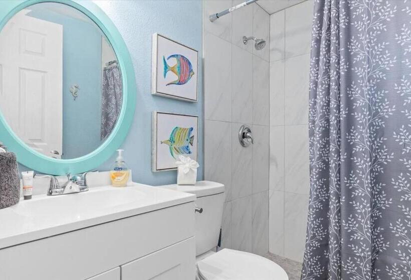 Beautiful Waterfront Condo 1