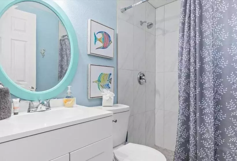 Beautiful Waterfront Condo 1
