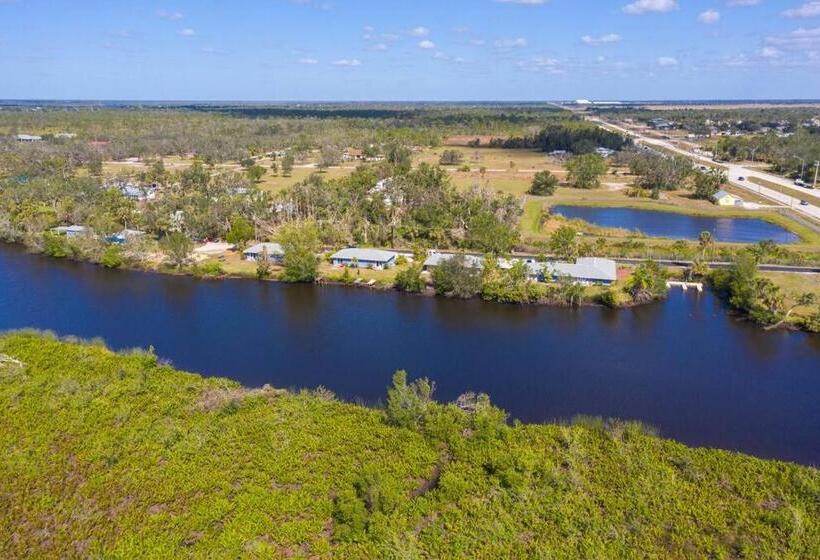 Beautiful Waterfront Condo 1