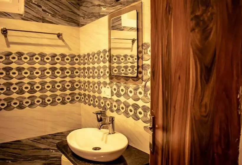 Aamiaismajoitus (B&B) Gayatri Lodge