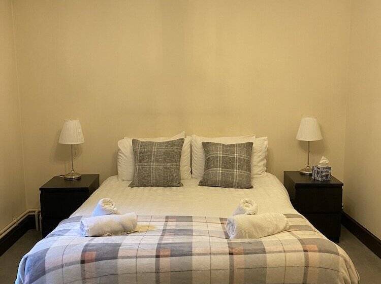 민박 The Rising Sun Inn