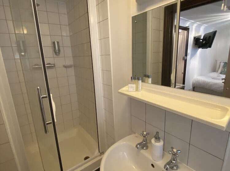 민박 The Rising Sun Inn