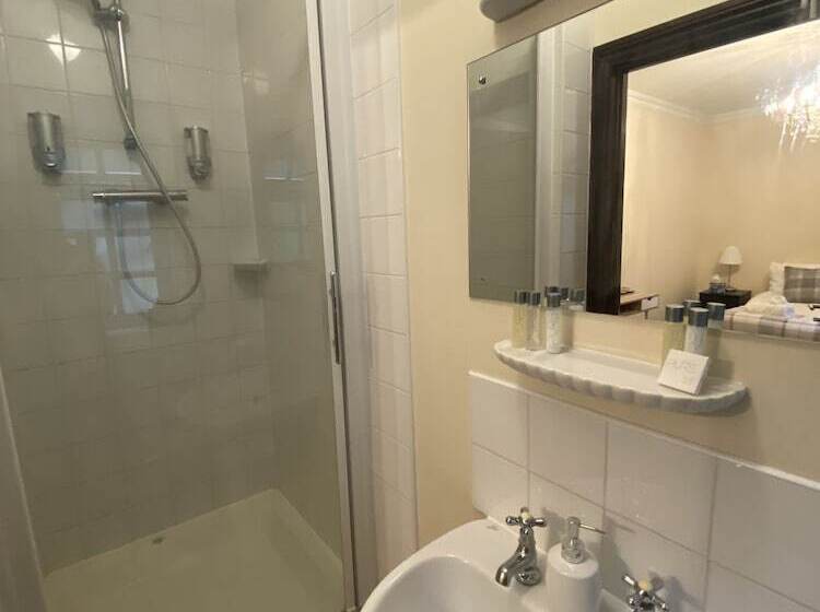 민박 The Rising Sun Inn