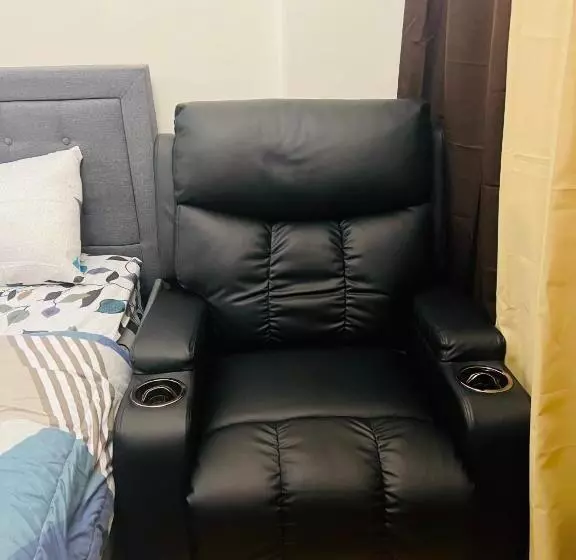 Condo Staycation At Valenzuela I Studio Type