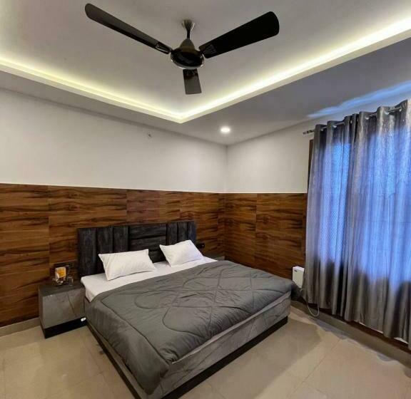 בית מלון כפרי Shanti Residency