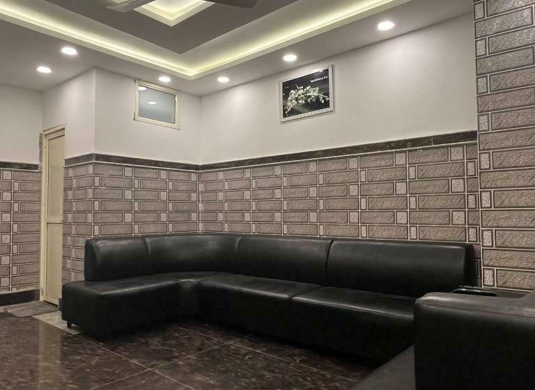 בית מלון כפרי Shanti Residency