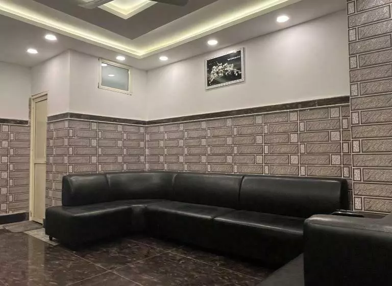 ホテル Shanti Residency