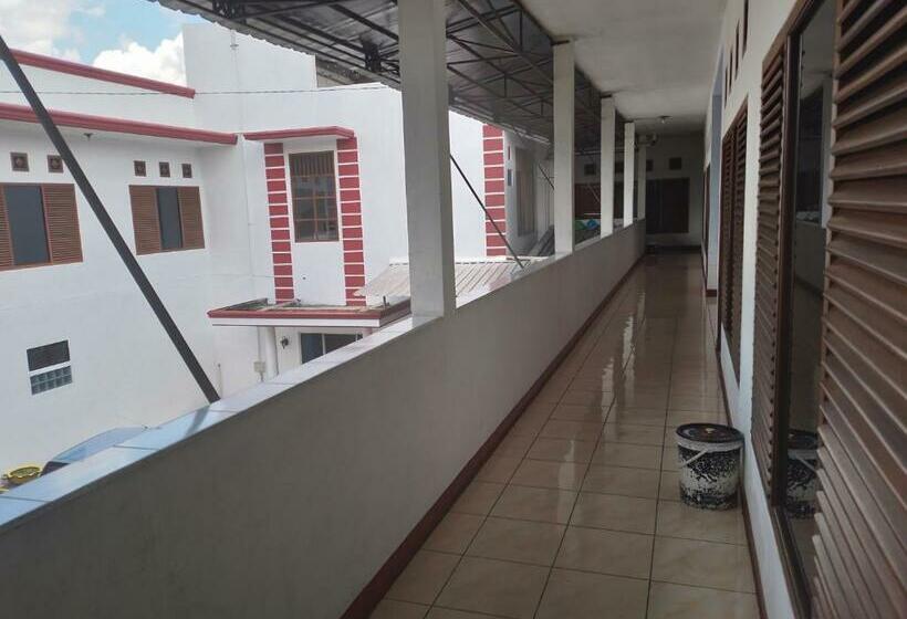 בית מלון כפרי Wisma Galiharum Banjarnegara