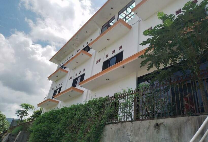 בית מלון כפרי Wisma Galiharum Banjarnegara