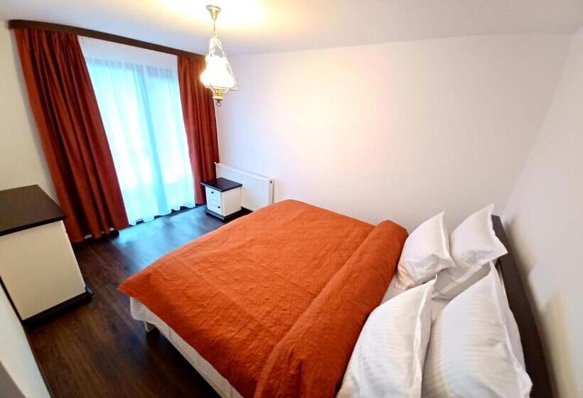 پانسیون Conacul Munții Bucovinei