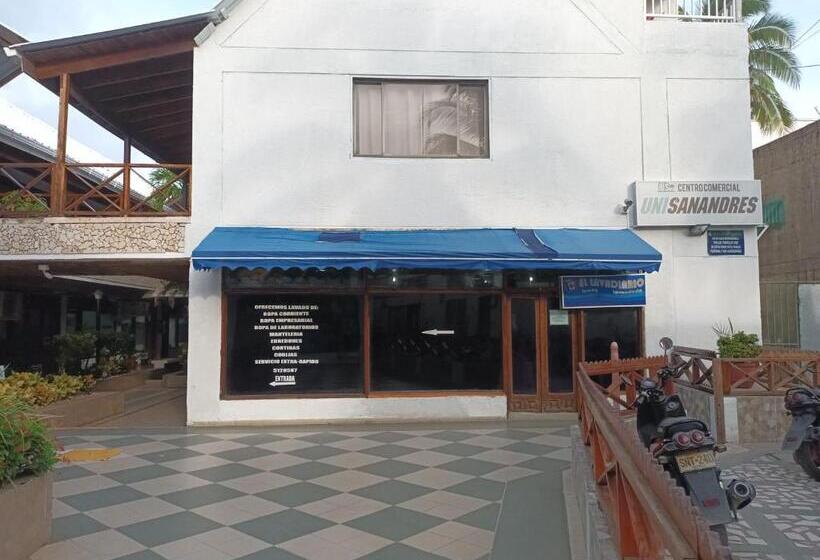 Pensão Confortable Y Central Habitación A Una Cuadra De La Playa..