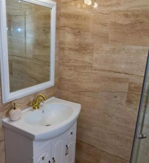 Majatalo Micro Esq Residence