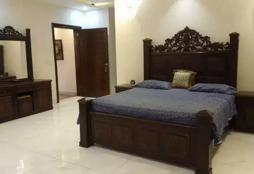 پانسیون Harveys Guesthouse
