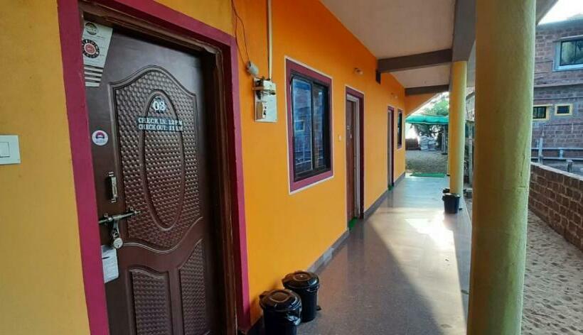 پانسیون Sarang Beach Rooms