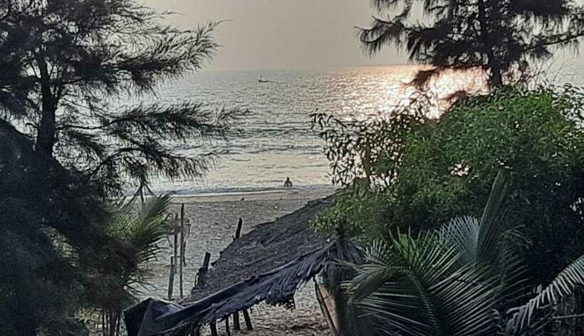 پانسیون Sarang Beach Rooms