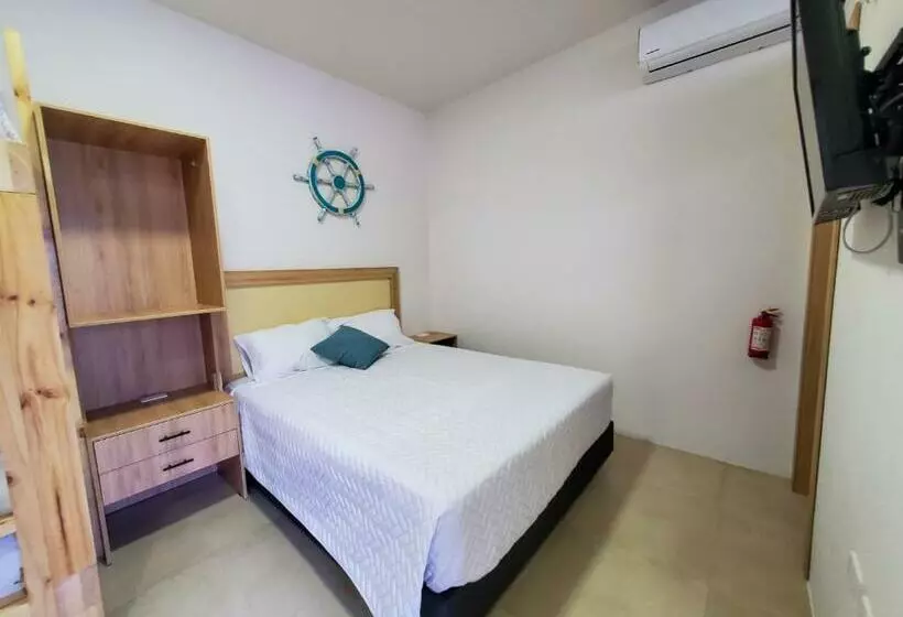 پانسیون Suites Brisamar Playa Santa Marianita Manta