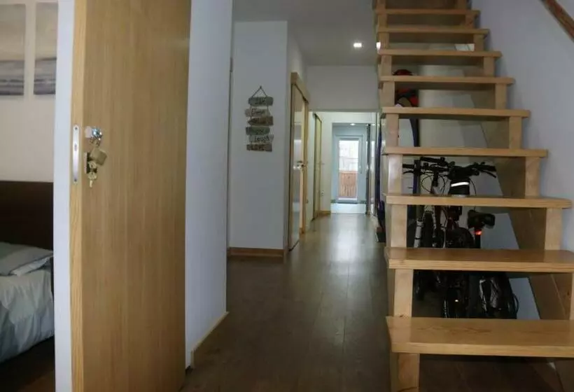 ペンション The Surf House Furadouro