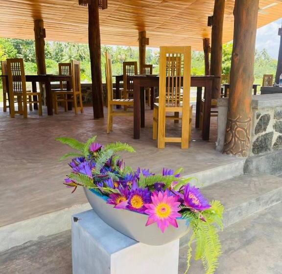 Resort Cinnamon Villa