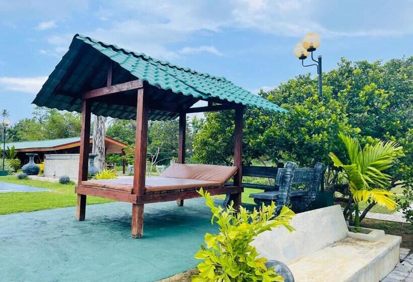 Resort Cinnamon Villa