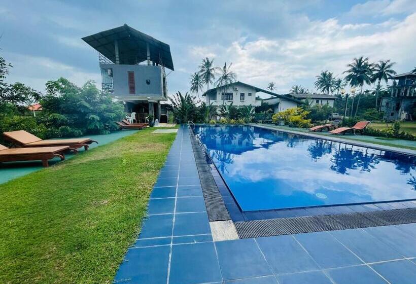 Resort Cinnamon Villa