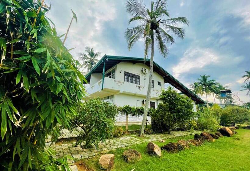 Resort Cinnamon Villa