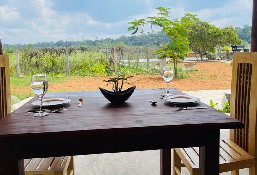 Resort Cinnamon Villa