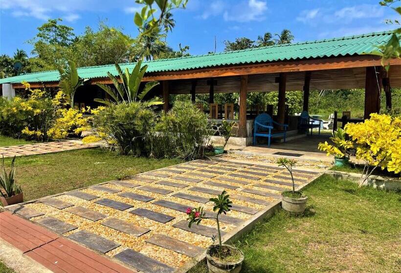 Resort Cinnamon Villa