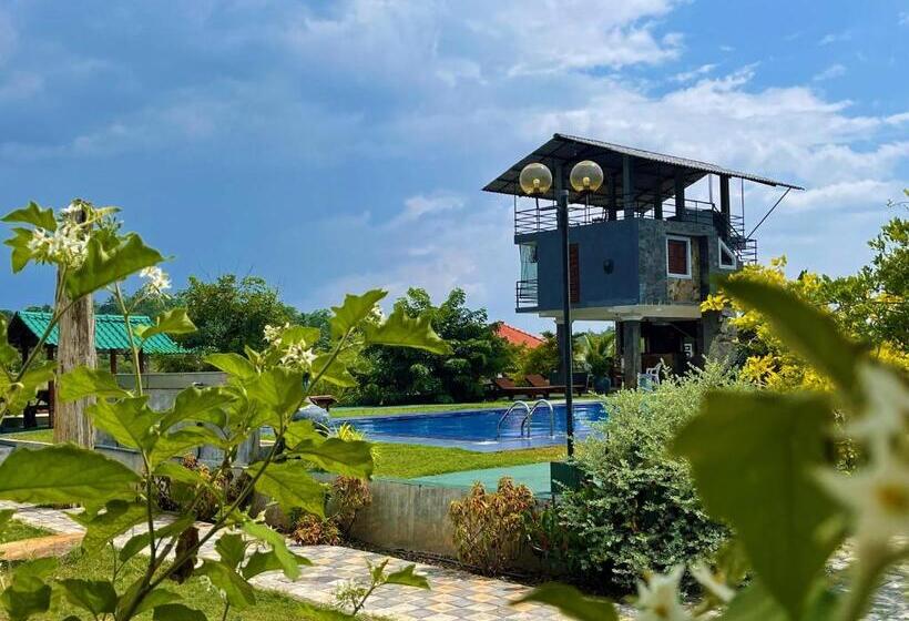 Resort Cinnamon Villa