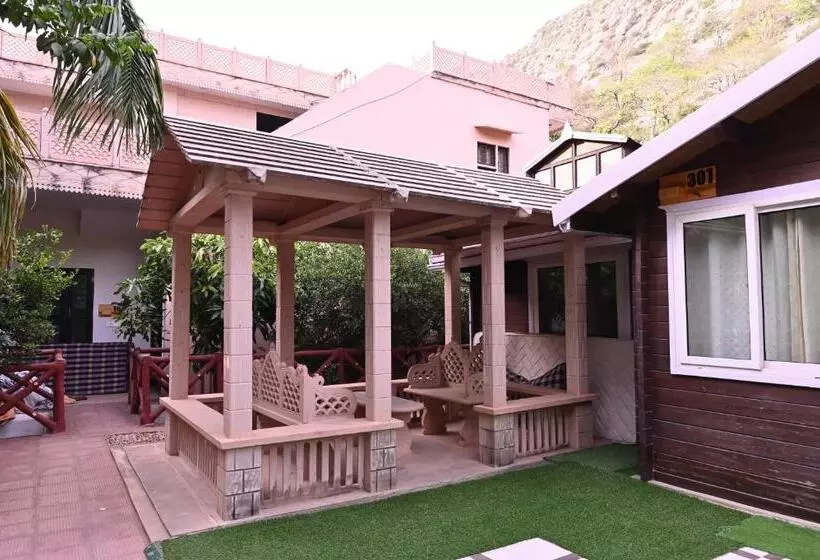 Resort Namanbagh