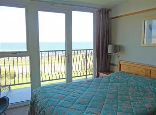 تختخواب و صبحانه Gun Rock