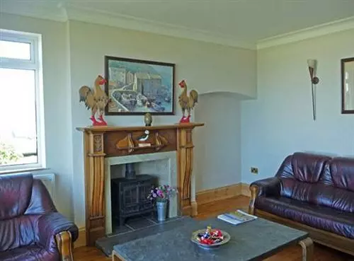 تختخواب و صبحانه Gun Rock