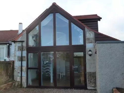 تختخواب و صبحانه Gun Rock