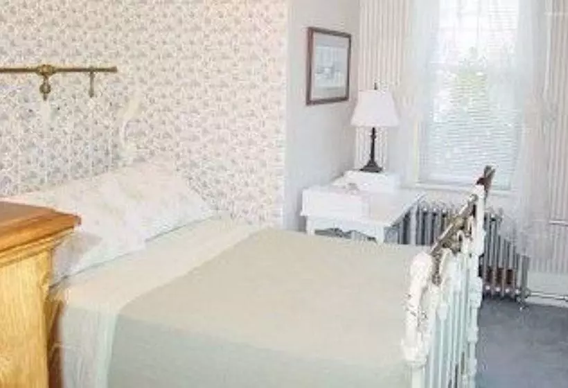 Bed and Breakfast Olde Staunton Inn