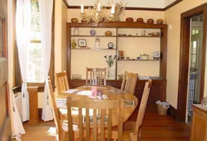 Bed and Breakfast Olde Staunton Inn