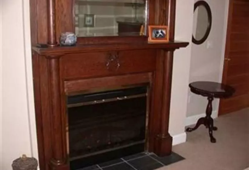 Bed and Breakfast Olde Staunton Inn