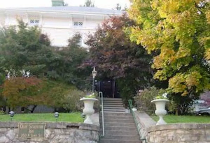 Bed and Breakfast Olde Staunton Inn