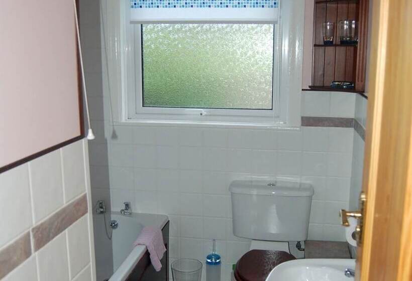 Bed and Breakfast Paths End