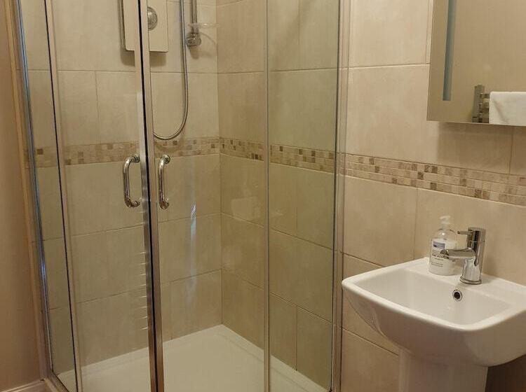 مبيت وإفطار Rockingham Lodge