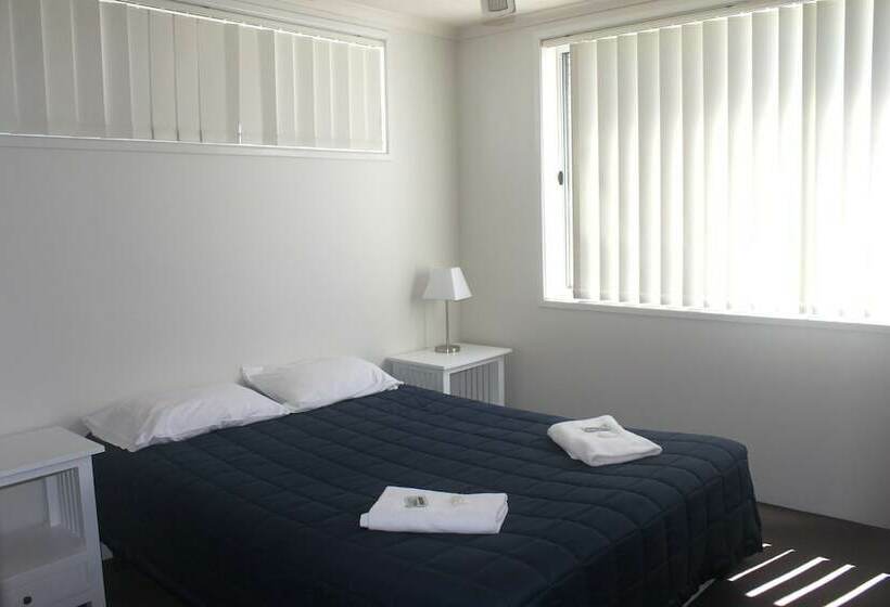 Burleigh Point Holiday Apartments