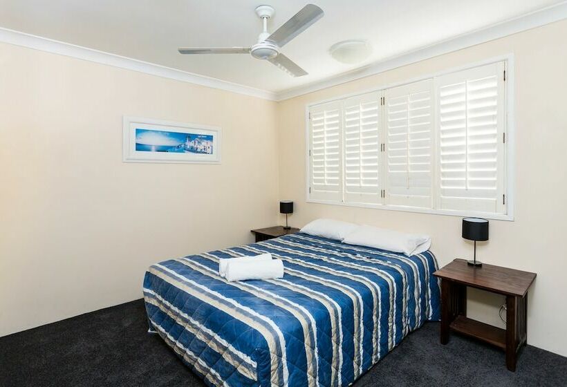 Burleigh Point Holiday Apartments