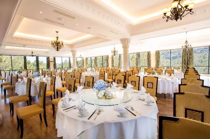 Dalat Edensee Lake Resort & Spa