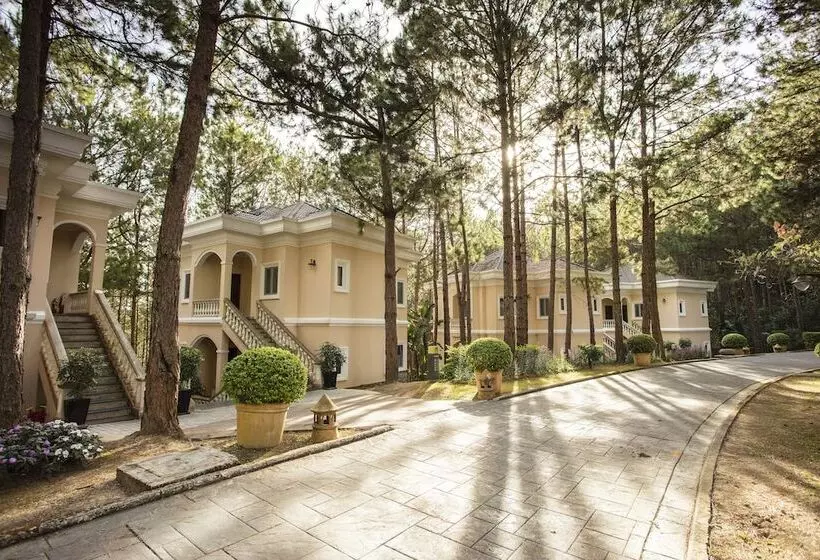 Dalat Edensee Lake Resort & Spa