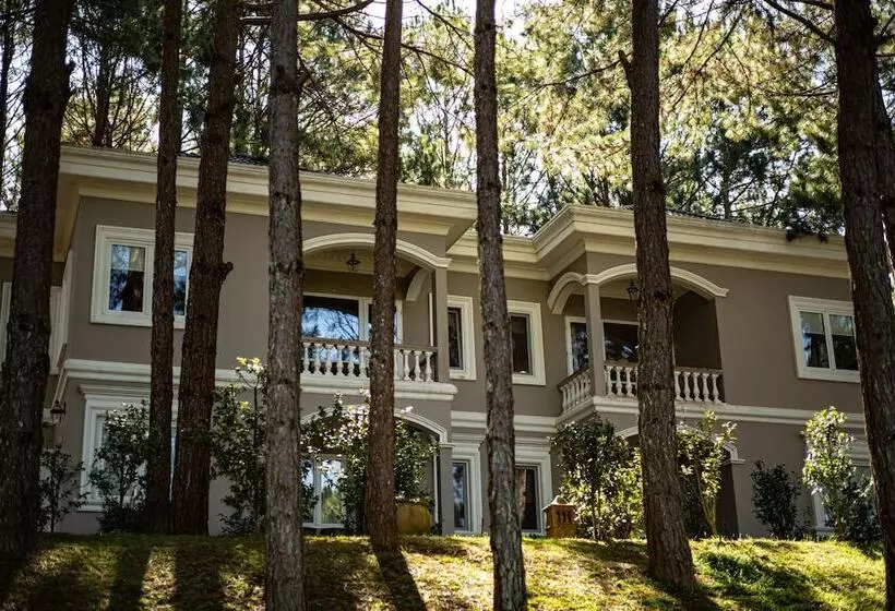 Dalat Edensee Lake Resort & Spa