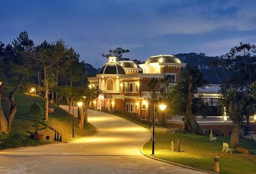 Dalat Edensee Lake Resort & Spa