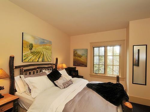 Dragonfly Dock Bed And Breakfast