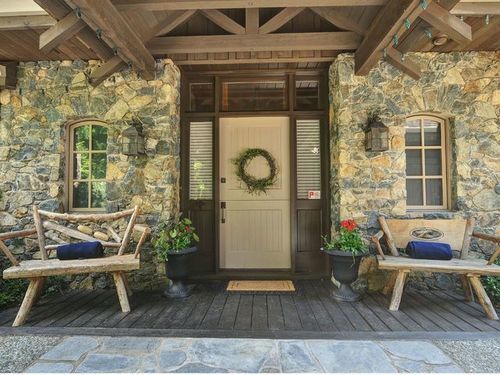 Dragonfly Dock Bed And Breakfast